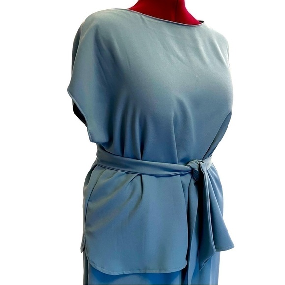 Co-ord Set: Hand Crafted Two-Piece Wide Leg Pant Suit - Picture 2 of 16